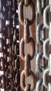 chains_in_barn